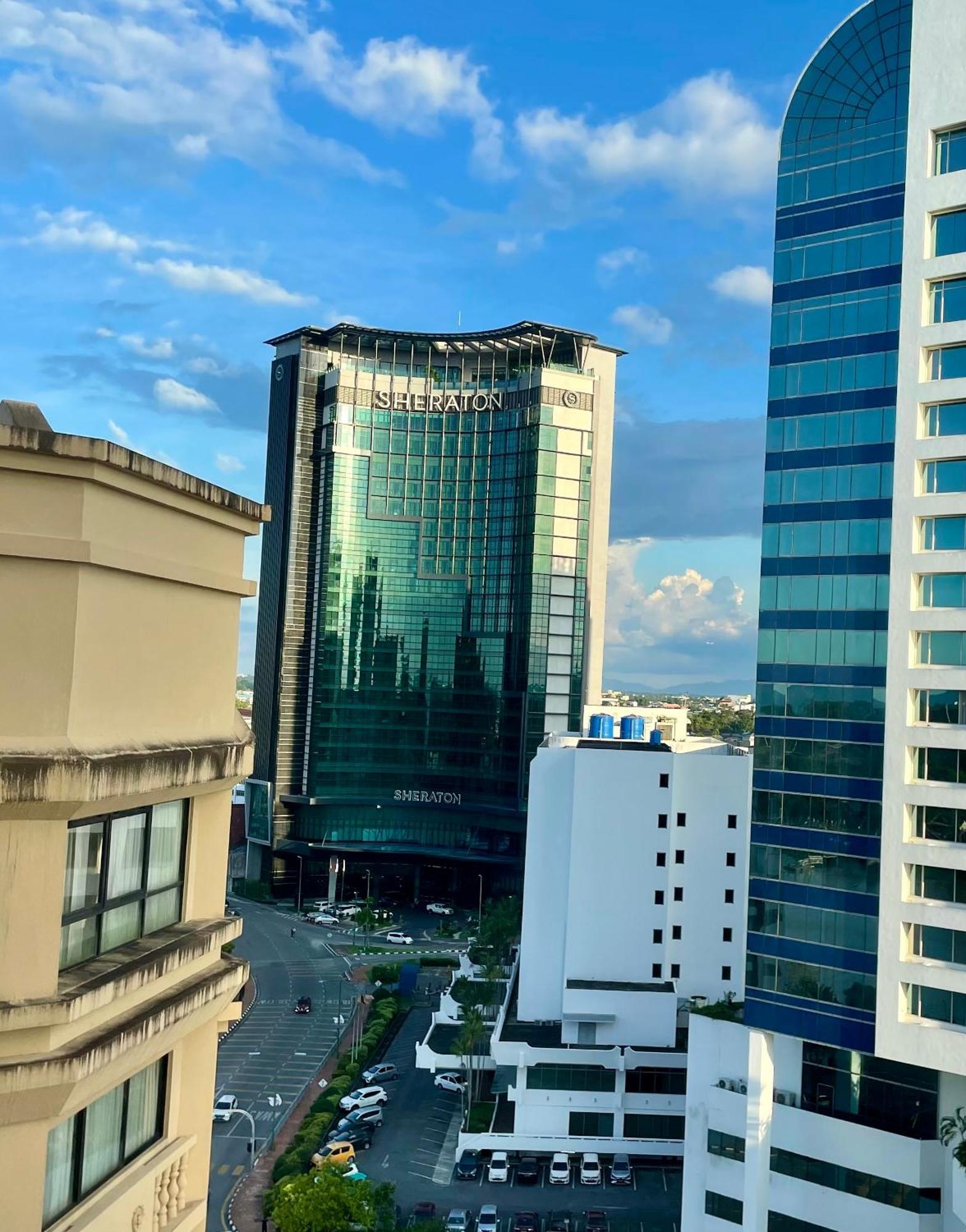 Kuching City Center Riverbank Suites With Marvelous River View Exterior photo